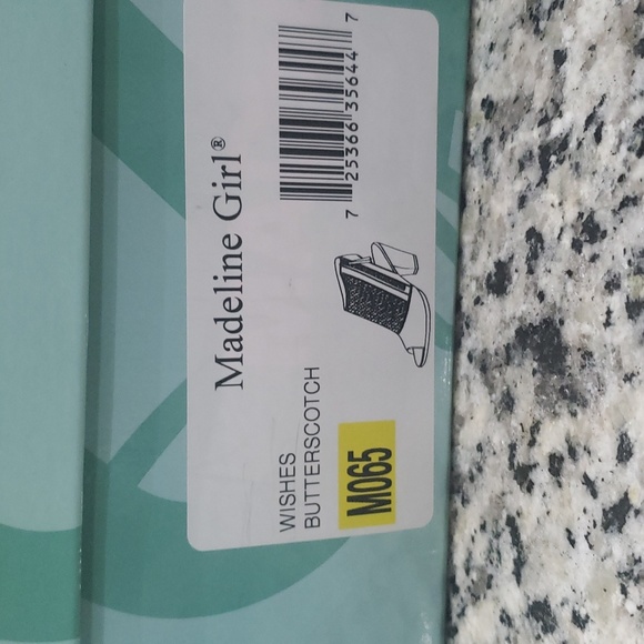 Madeline Girl shoes size 6.5 M, Wishes Butterscotch color - Picture 4 of 4